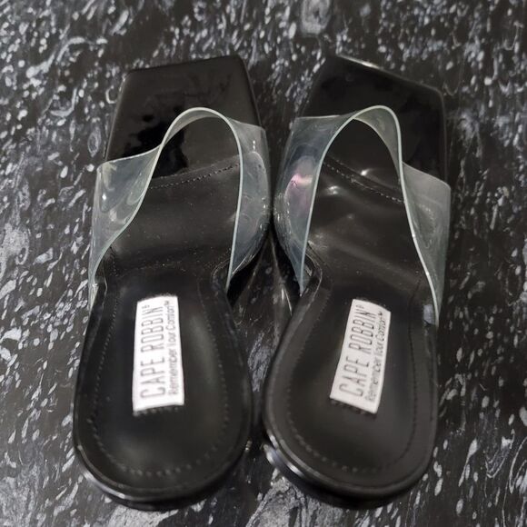 BRAND NEW CAPE ROBBIN ONE STRAP GOLD ROUN DESIGN HEEL MULES - Picture 5 of 11